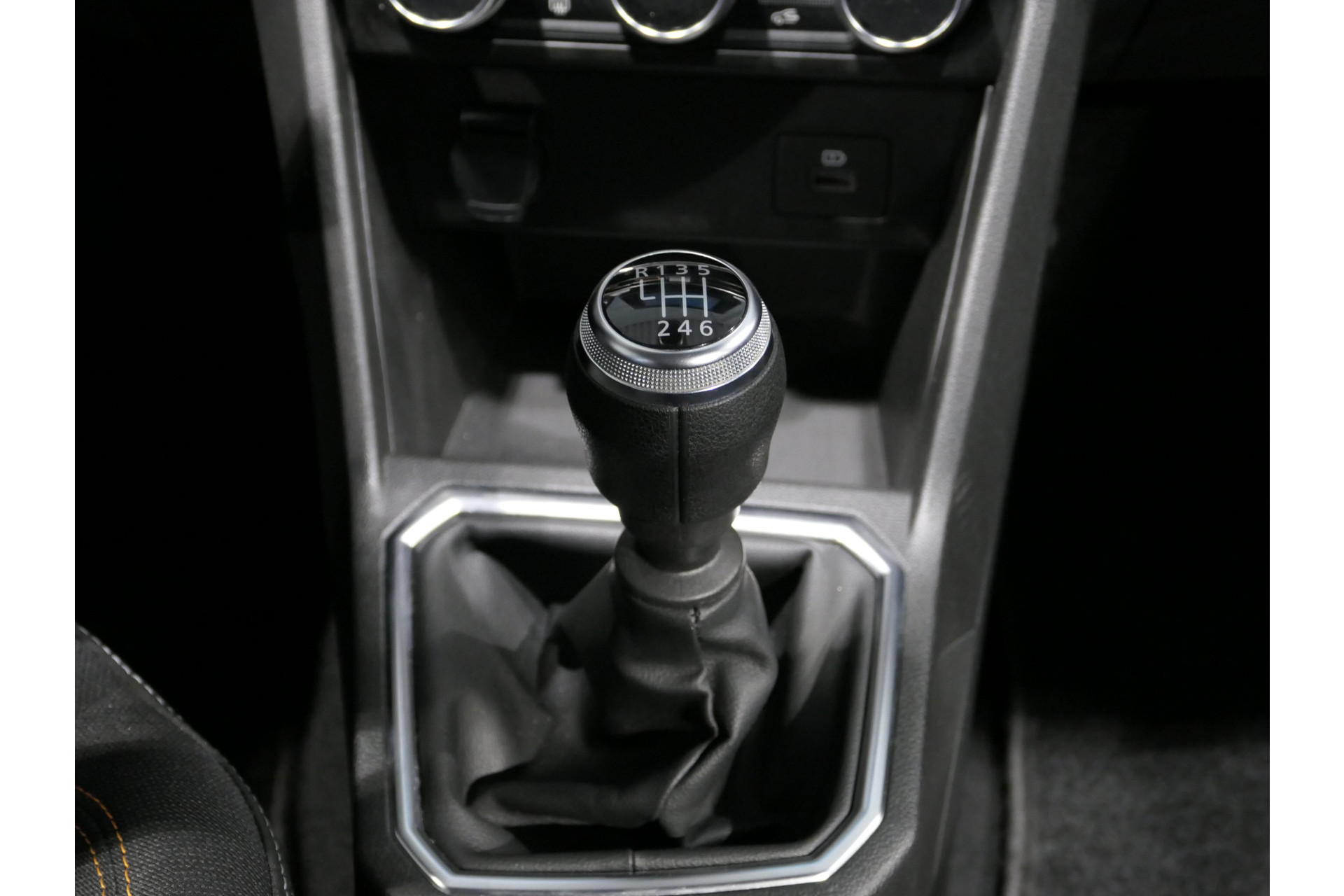45402778-16.jpg